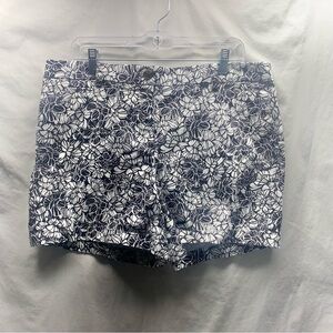 Anne Klein shorts sz 14 black & white floral print Has some stretch 5” inseam